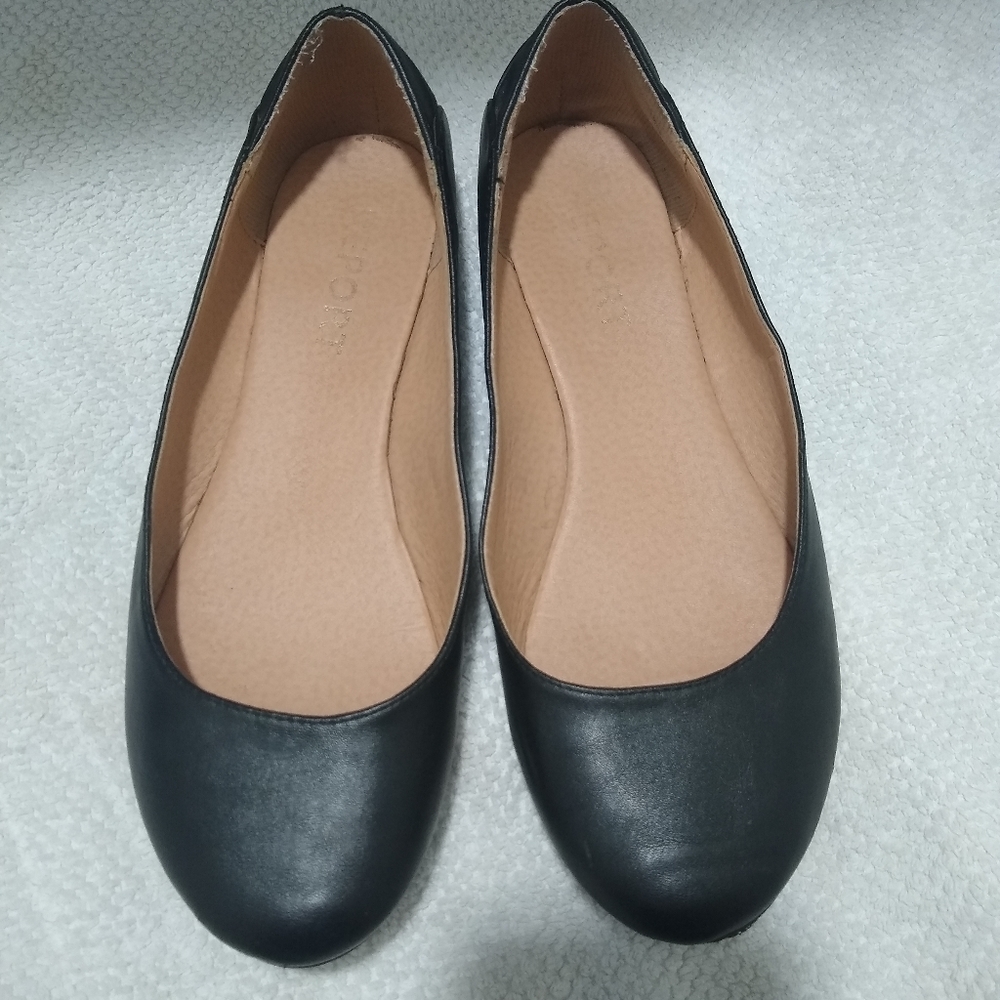 Report black flats size 7